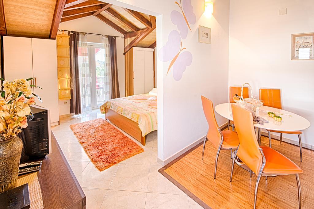 Apartmani Rita Милна Стая снимка